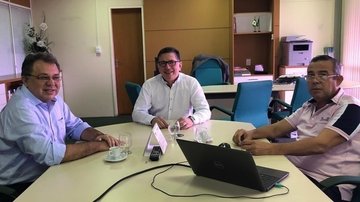 Reunião do secretário da Saúde do Piauí com o secretário-executivo de Gestão do Ceará